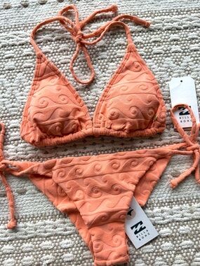 🔥🔥BILLABONG - UNRELEASED WAVE BABE MULTI TRIANGLE SIDE TIE TANGA BIKINI SET🔥🔥